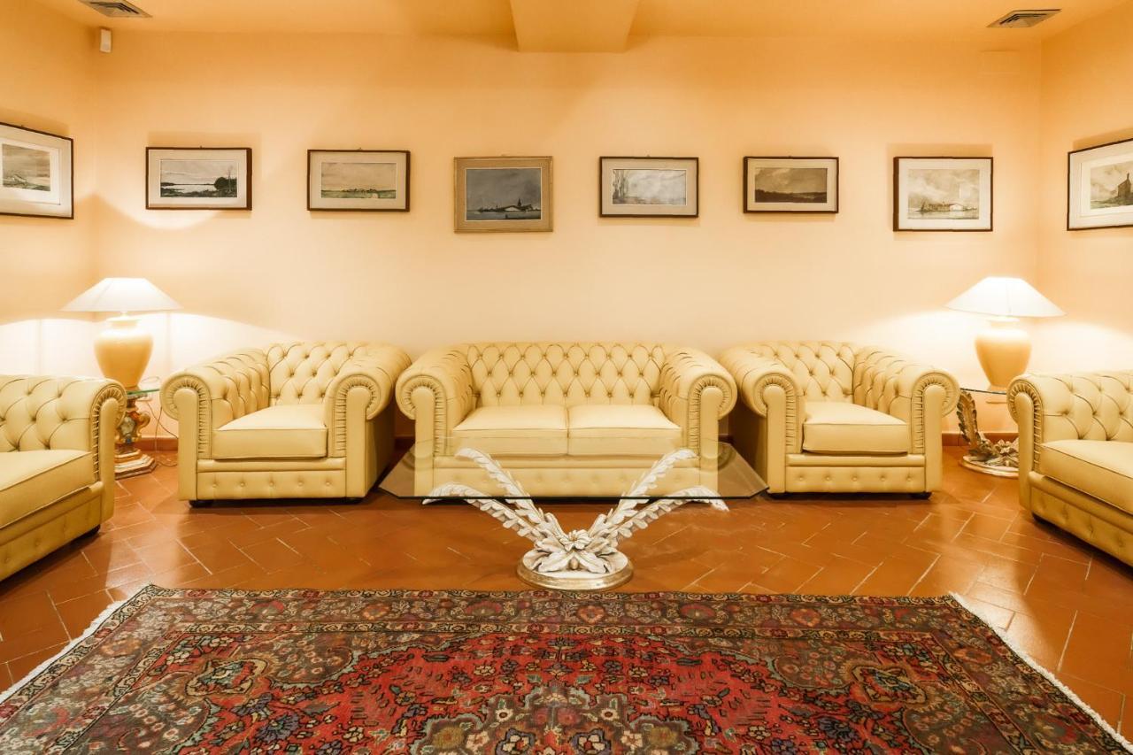 Hotel Rifugio La Foresta วัลลอมโบรซา ภายนอก รูปภาพ