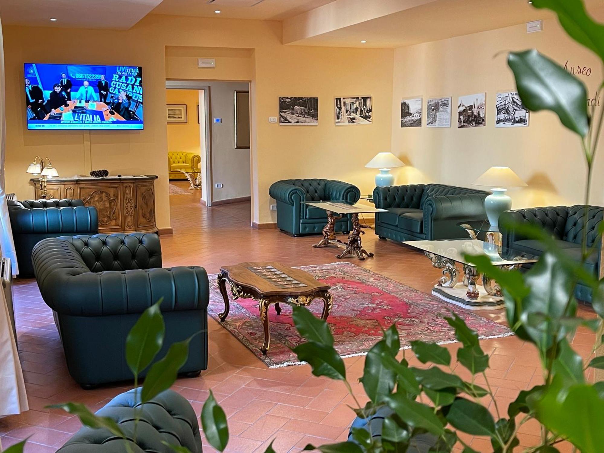 Hotel Rifugio La Foresta วัลลอมโบรซา ภายนอก รูปภาพ
