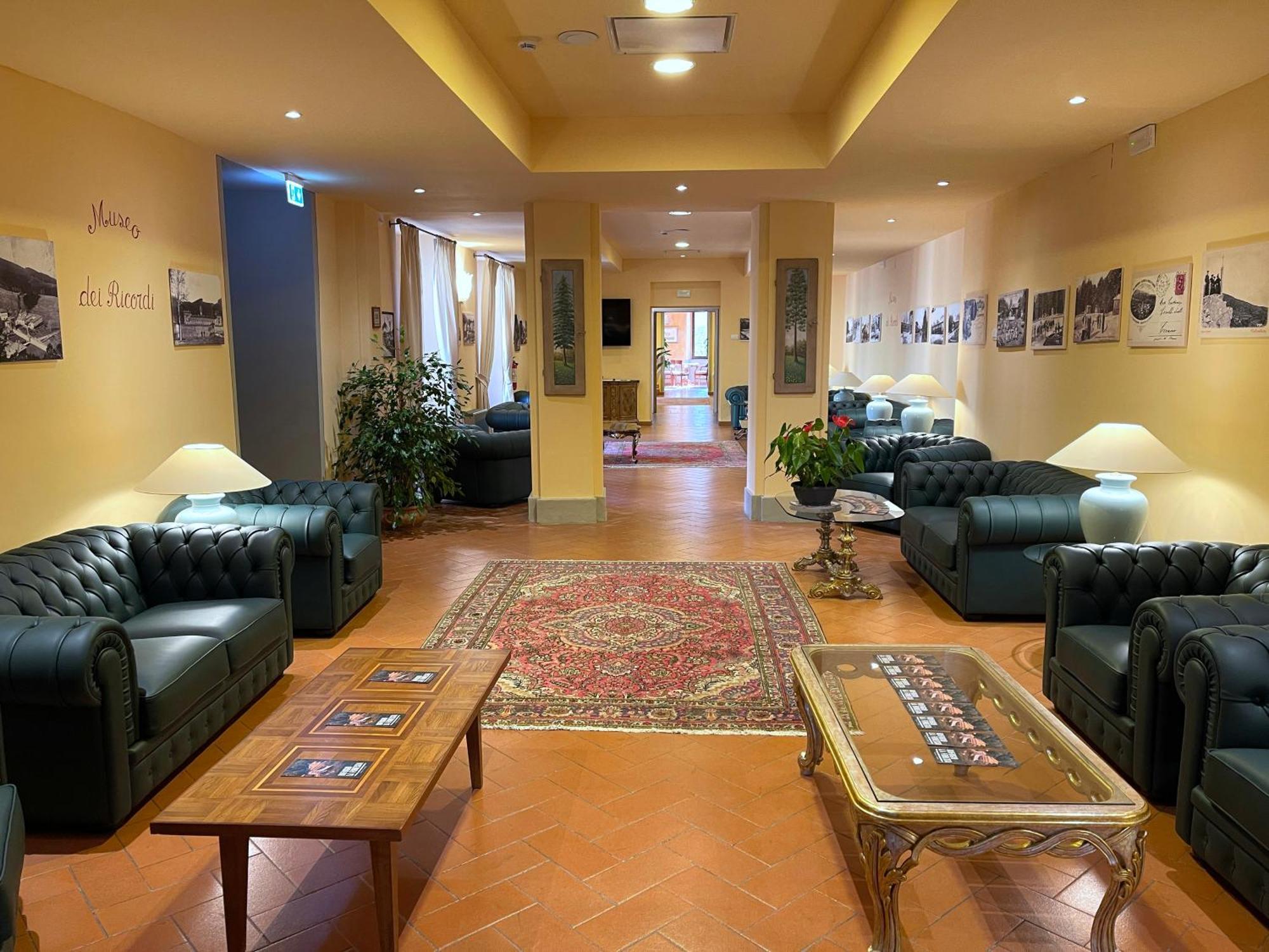 Hotel Rifugio La Foresta วัลลอมโบรซา ภายนอก รูปภาพ