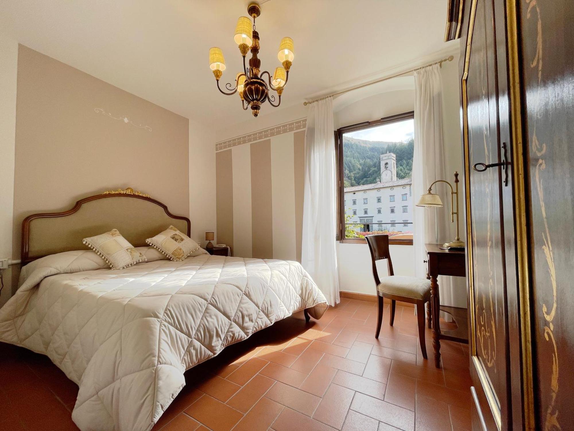 Hotel Rifugio La Foresta วัลลอมโบรซา ภายนอก รูปภาพ