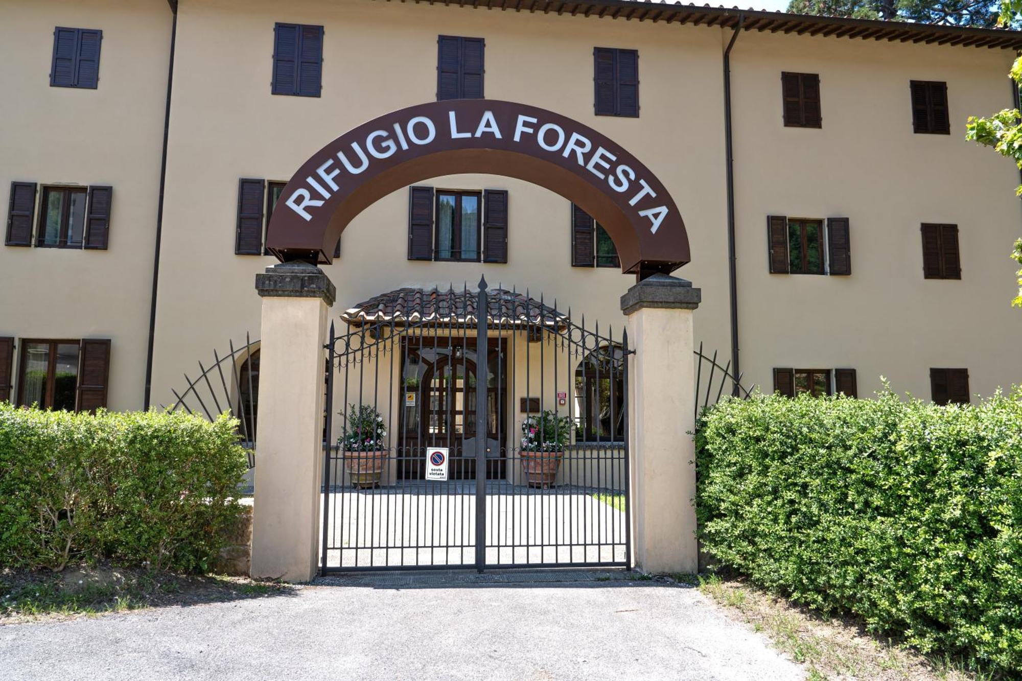 Hotel Rifugio La Foresta วัลลอมโบรซา ภายนอก รูปภาพ