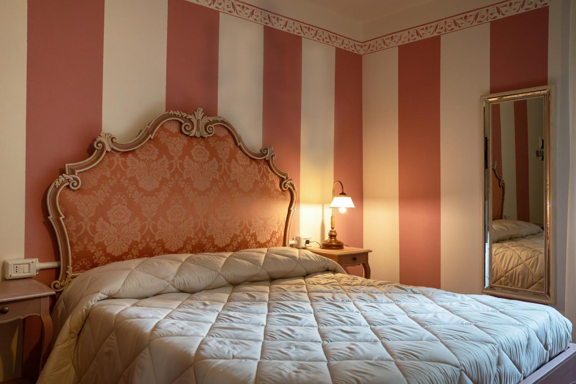 Hotel Rifugio La Foresta วัลลอมโบรซา ภายนอก รูปภาพ