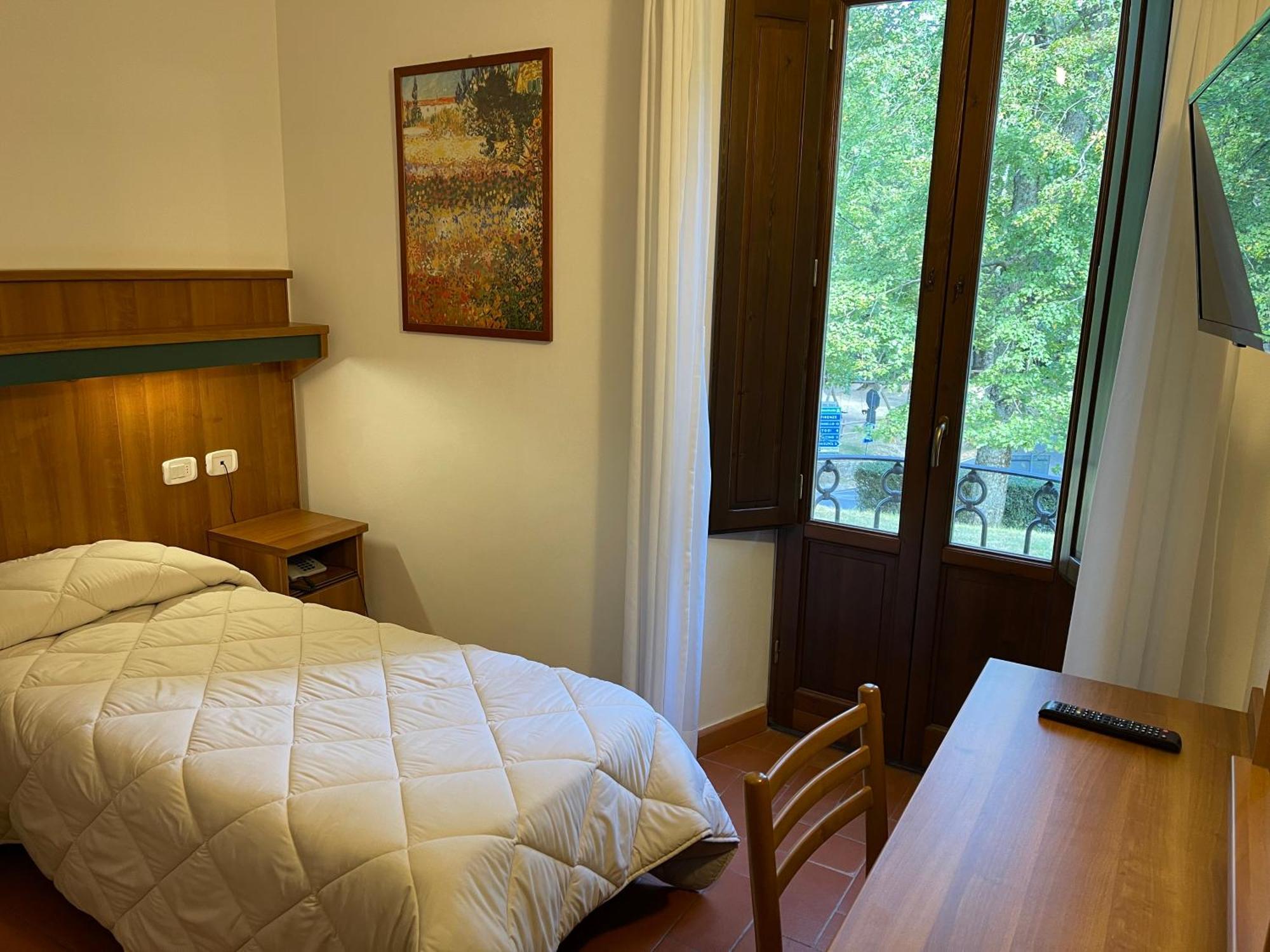Hotel Rifugio La Foresta วัลลอมโบรซา ภายนอก รูปภาพ